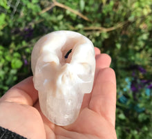 Load image into Gallery viewer, Agate Geode Skull