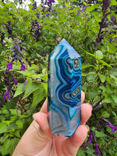 Load image into Gallery viewer, Blue Dyed Agate Point