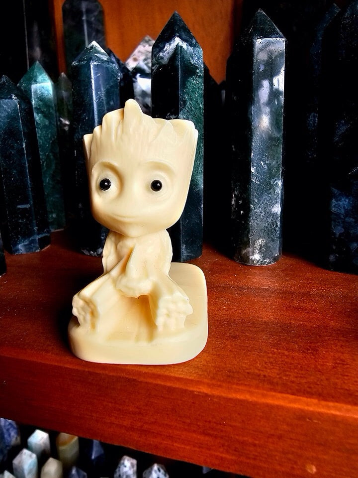 Ivory Nut Groot Carving