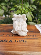 Load image into Gallery viewer, White and Green Jade Toothless Carving