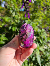 Load image into Gallery viewer, Dyed Sphalerite Egg