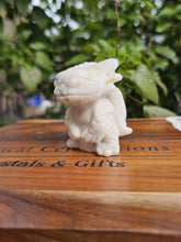 Load image into Gallery viewer, White and Green Jade Toothless Carving