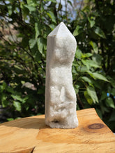 Load image into Gallery viewer, Druzy Quartz Raw Tower #1