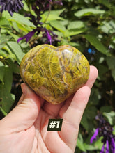 Load image into Gallery viewer, Green Opal Heart