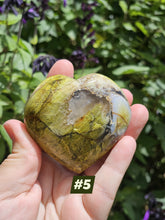 Load image into Gallery viewer, Green Opal Heart