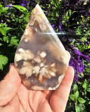 Load image into Gallery viewer, Flower Agate Flame