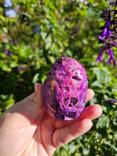 Load image into Gallery viewer, Dyed Sphalerite Egg