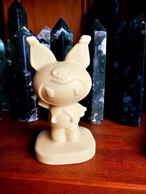 Ivory Nut Kuromi Carving