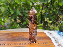 Load image into Gallery viewer, Black Cherry Agate Point