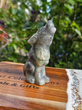 Load image into Gallery viewer, Labradorite Wolf Carving