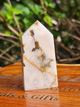 Load image into Gallery viewer, Flower Agate Point