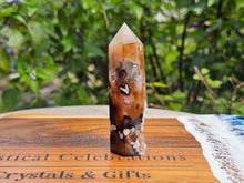 Load image into Gallery viewer, Black Cherry Agate Point