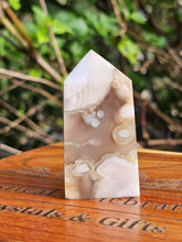 Load image into Gallery viewer, Flower Agate Point
