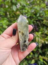 Load image into Gallery viewer, Raw Prehnite Point