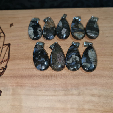 Que Sera Droplet Pendants