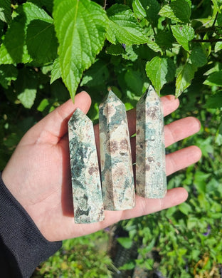 Green Cherry Flower Agate Points