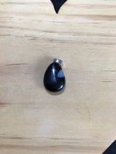 Load image into Gallery viewer, Black Sardonyx Agate pendant -Tear Drop