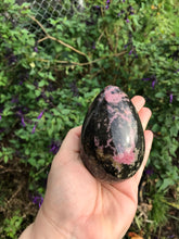 Load image into Gallery viewer, Rhodonite Egg