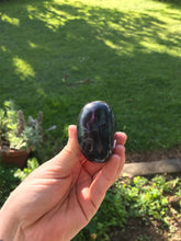 Load image into Gallery viewer, Fluorite Palm Stones - Small