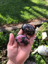 Load image into Gallery viewer, Rhodonite Palm Stone