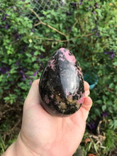 Load image into Gallery viewer, Rhodonite Egg